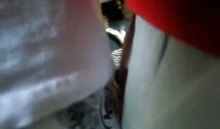 ماساژ شخصی ماساژ فیلم سکسب مقعد را انجام می دهد