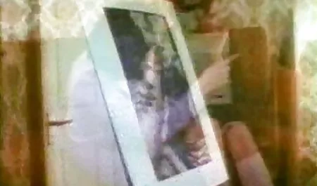 جوراب و جوراب ساق بلند را به شوهر کاشته دانلود سکسب شده بپوشید