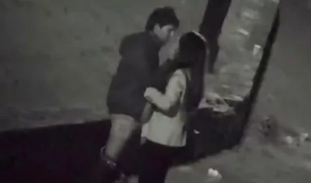 توده جلوی دوربین برنامه سکسب می خورد