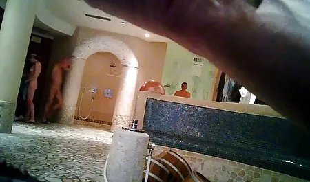 سردرد لنا باعث آزار و اذیت شوهرش به دکتر شد كه وقتی وارد شدند وی را با فیلم سکسب عربی اعضاء تحت درمان قرار دادند